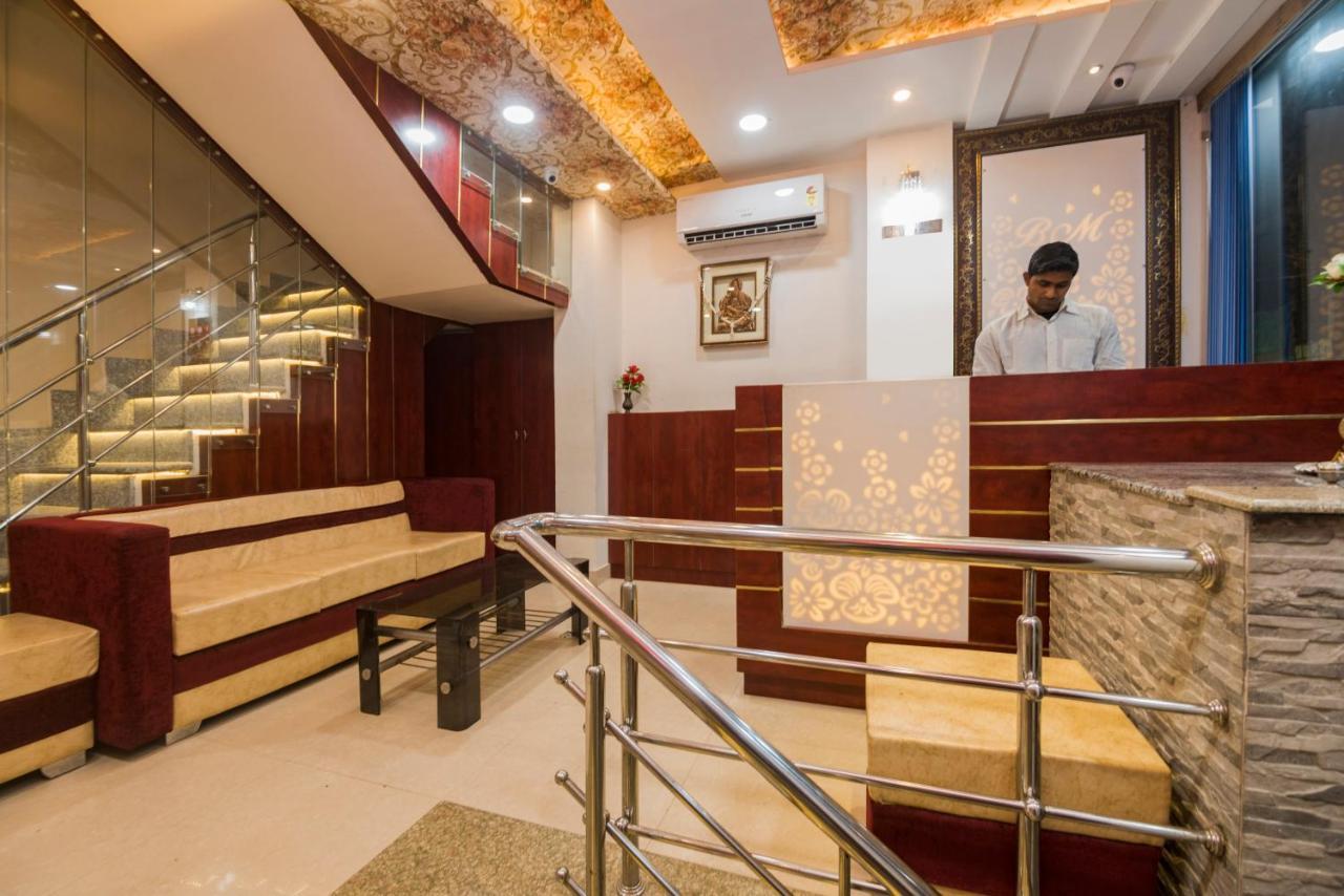 Hotel Bleue Mont Варанаси Екстериор снимка