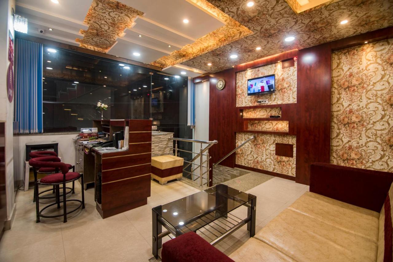 Hotel Bleue Mont Варанаси Екстериор снимка