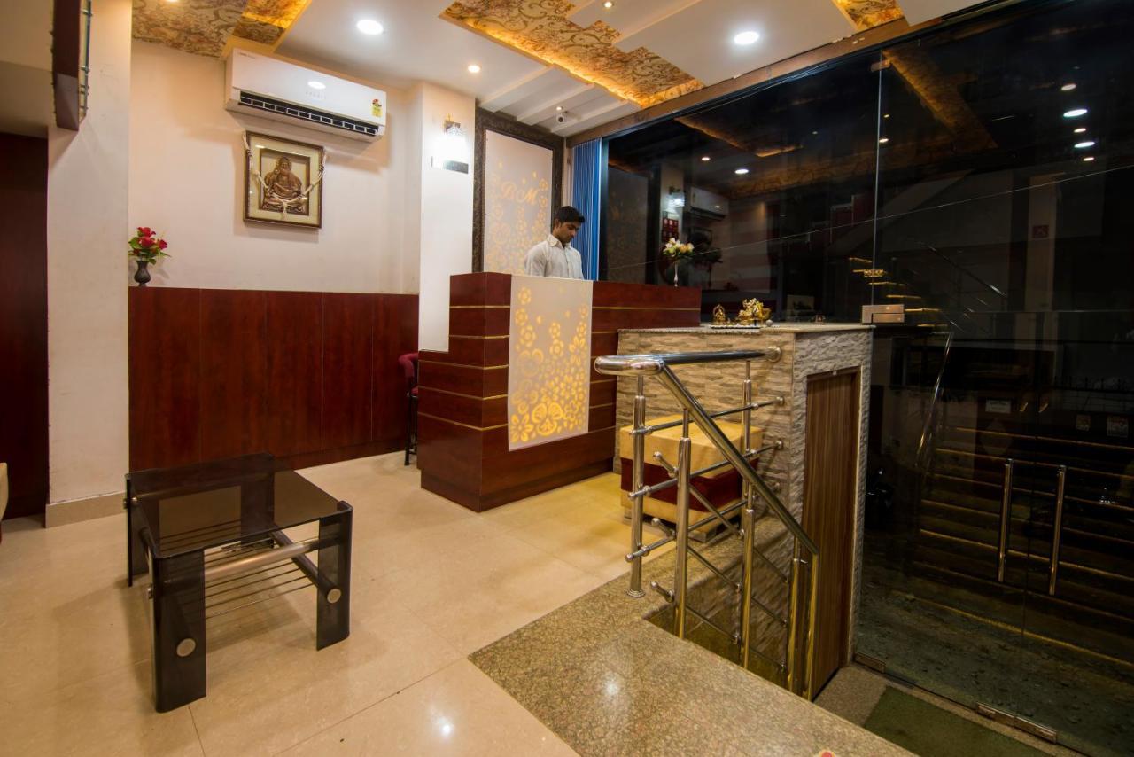 Hotel Bleue Mont Варанаси Екстериор снимка